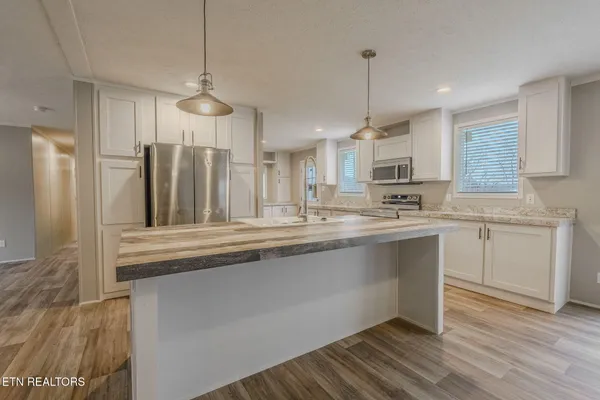 $385,000 | 271 Charlie Newberry Road, Lancing, TN 37770