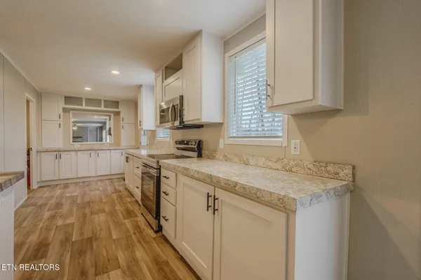 $385,000 | 271 Charlie Newberry Road, Lancing, TN 37770