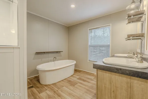 $385,000 | 271 Charlie Newberry Road, Lancing, TN 37770