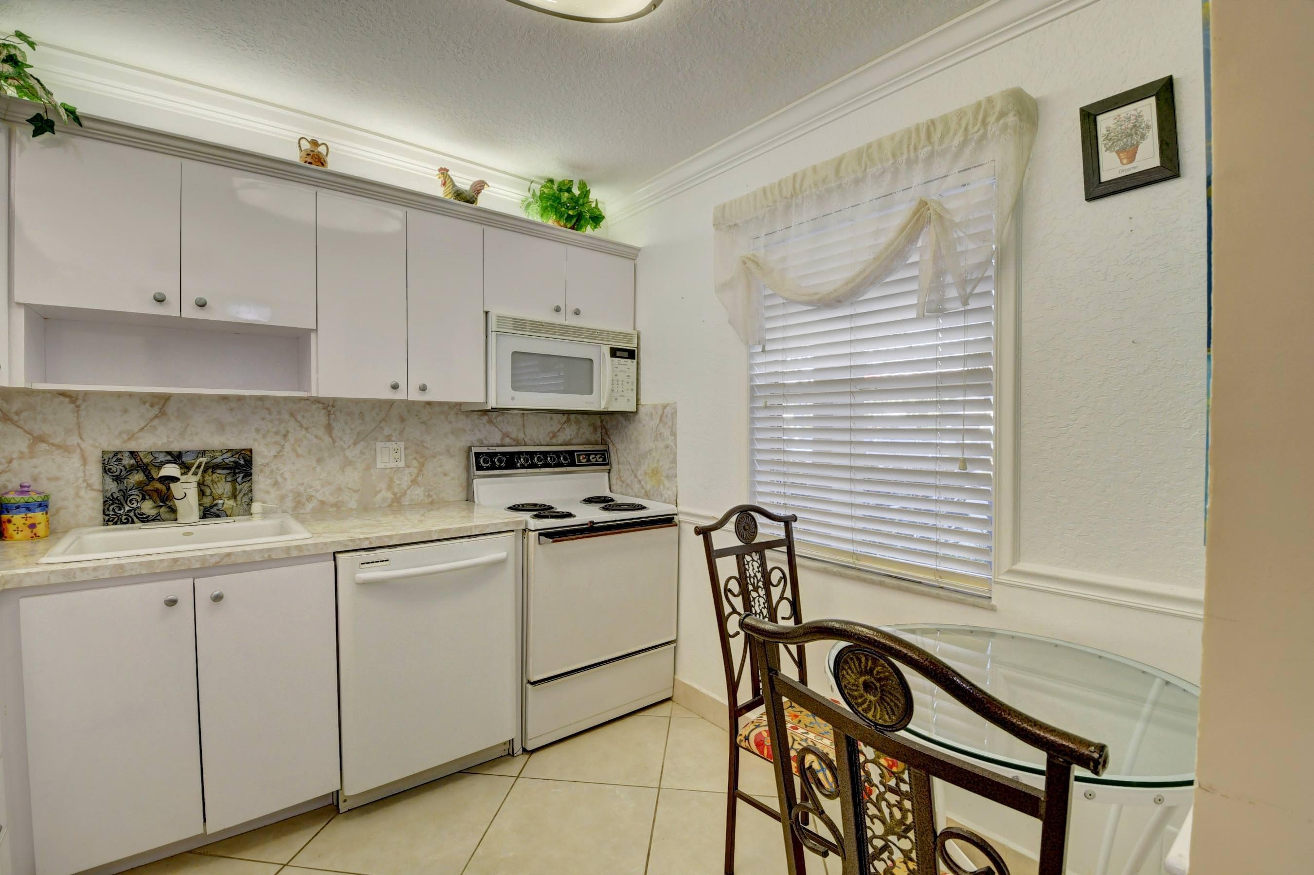 33 Abbey Lane, Unit 101 Delray Beach, FL 33446 - Photo 33 of 52 27_dsc_7161_2_3_4_5