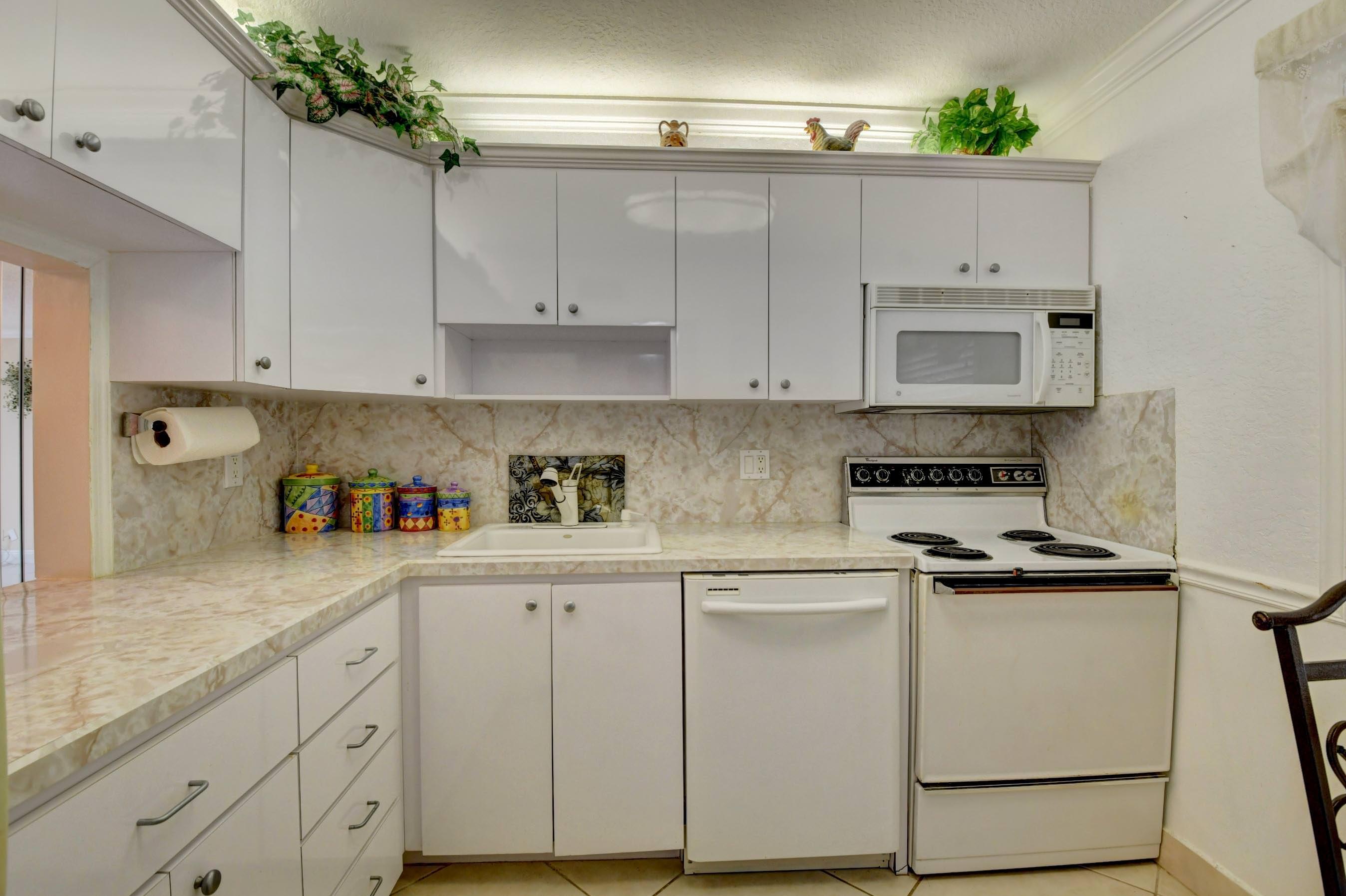 33 Abbey Lane, Unit 101 Delray Beach, FL 33446 - Photo 34 of 52 28_dsc_7166_67_68_69_70