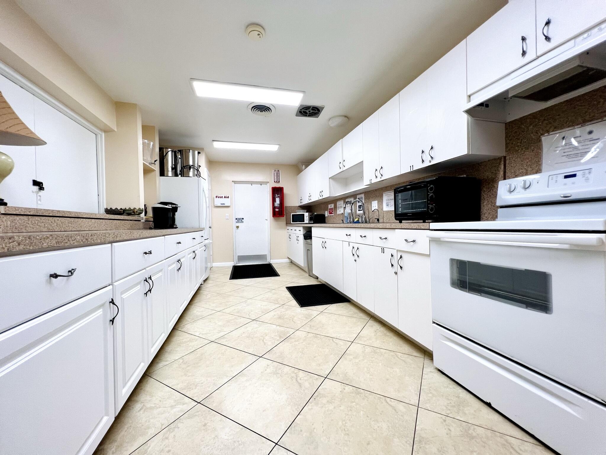 33 Abbey Lane, Unit 101 Delray Beach, FL 33446 - Photo 47 of 52 IMG_8652