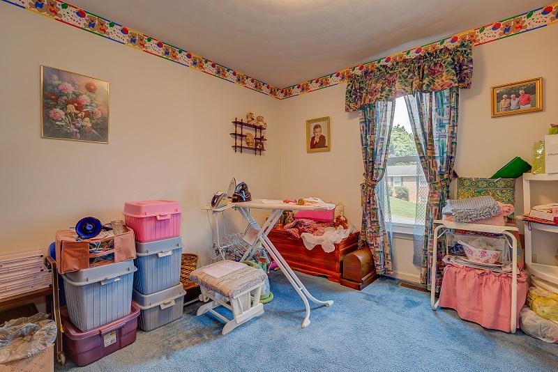 1806 Angus Road Northwest Roanoke, VA 24017 - Photo 15 of 23 Bedroom3