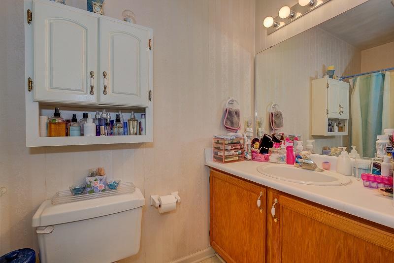 1806 Angus Road Northwest Roanoke, VA 24017 - Photo 17 of 23 Hall Bath