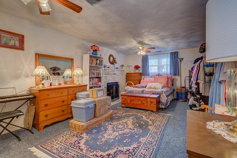 1806 Angus Road Northwest Roanoke, VA 24017 - Photo 18 of 23 Family Room
