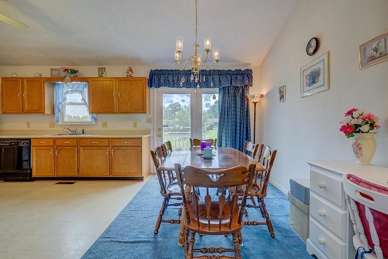 1806 Angus Road Northwest Roanoke, VA 24017 - Photo 8 of 23 Dining Area_Kitchen