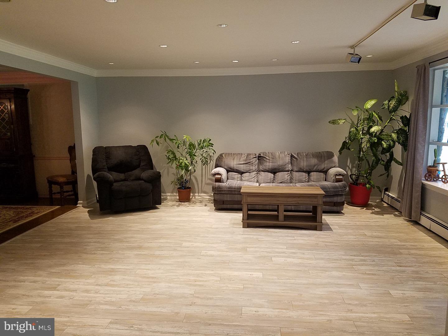 2405 Ball Road Willow Grove, PA 19090 - Photo 3 of 18 Living Room