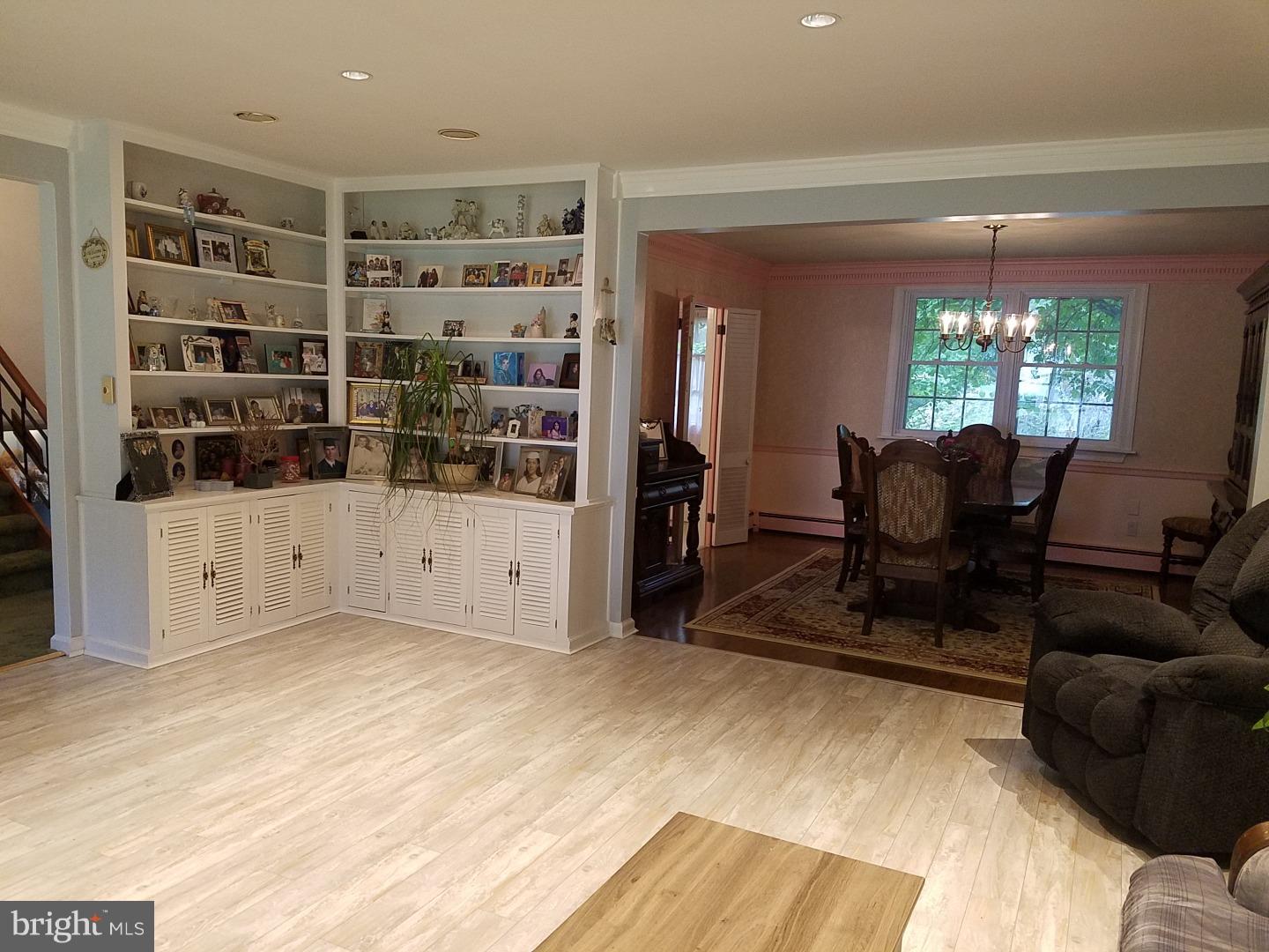 2405 Ball Road Willow Grove, PA 19090 - Photo 5 of 18 Living Room