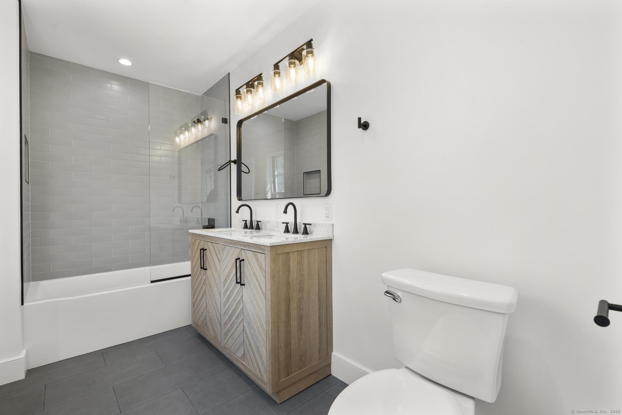 18 Sound Beach Avenue Greenwich, CT 06870 - Photo 14 of 36