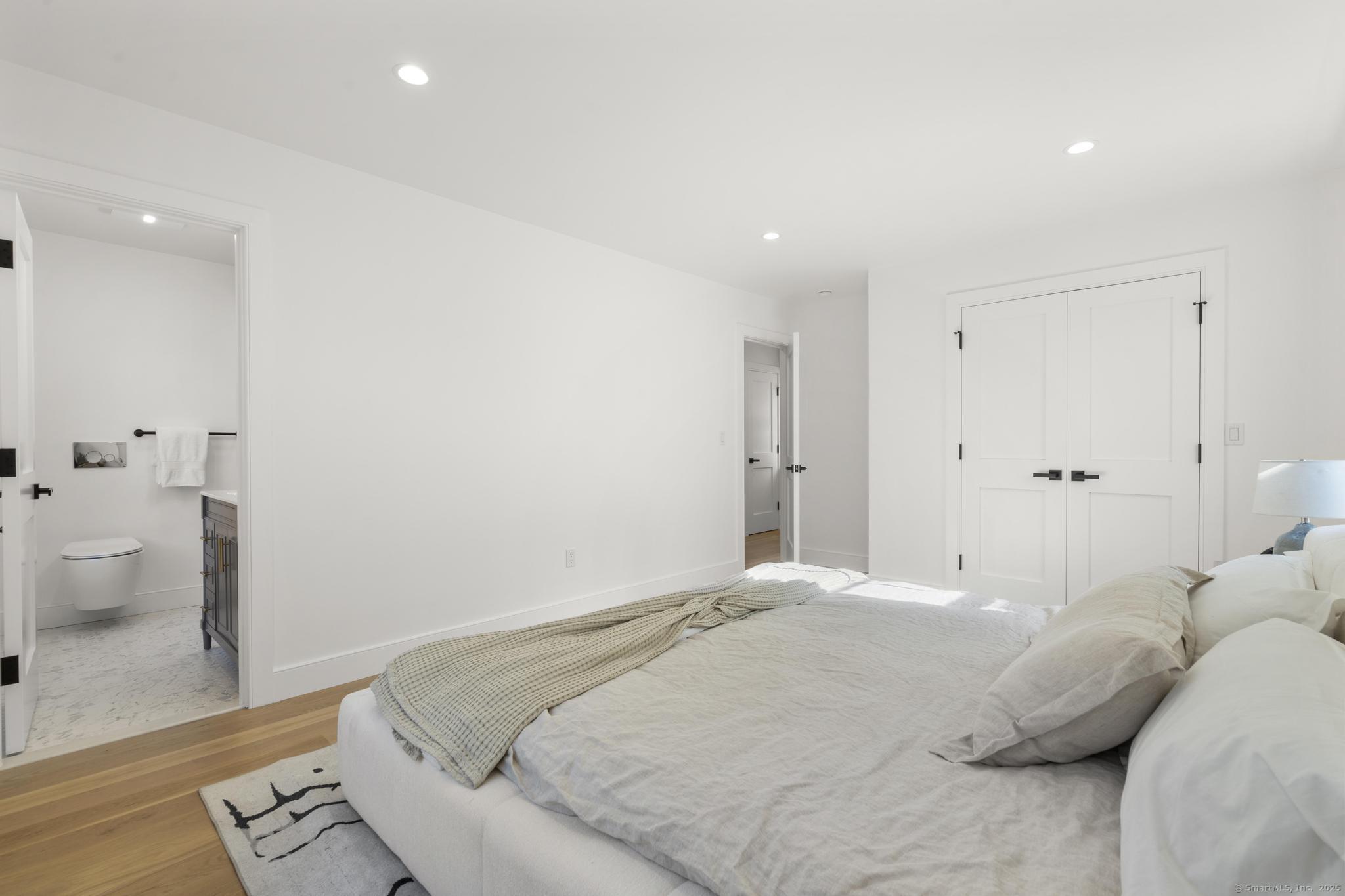 18 Sound Beach Avenue Greenwich, CT 06870 - Photo 16 of 36