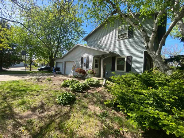 $320,000 | 400 Linda Road, Mount Horeb, WI 53572