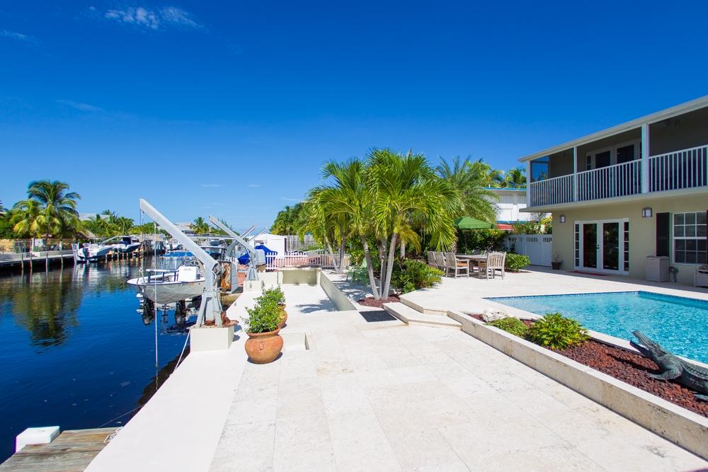 44 Andros Road Key Largo, FL 33037 - Photo 12 of 41 Wide Canal w/ Great Dockage