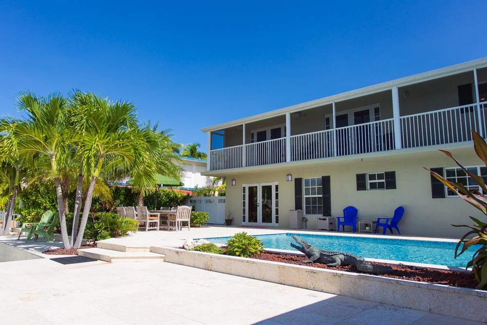 44 Andros Road Key Largo, FL 33037 - Photo 14 of 41 44 Andros Rear View