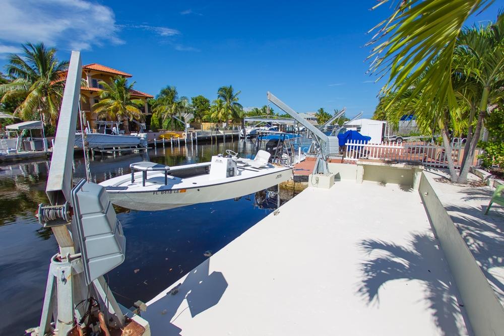 44 Andros Road Key Largo, FL 33037 - Photo 16 of 41 14K pound lift capacity Dual Davits