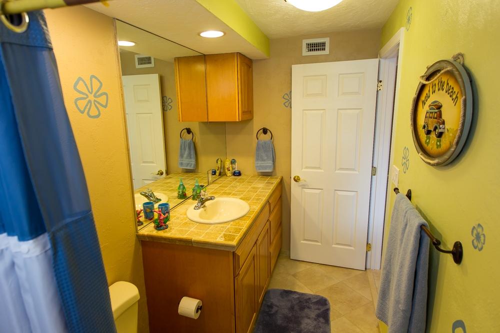 44 Andros Road Key Largo, FL 33037 - Photo 28 of 41 Guest Bathroom 2