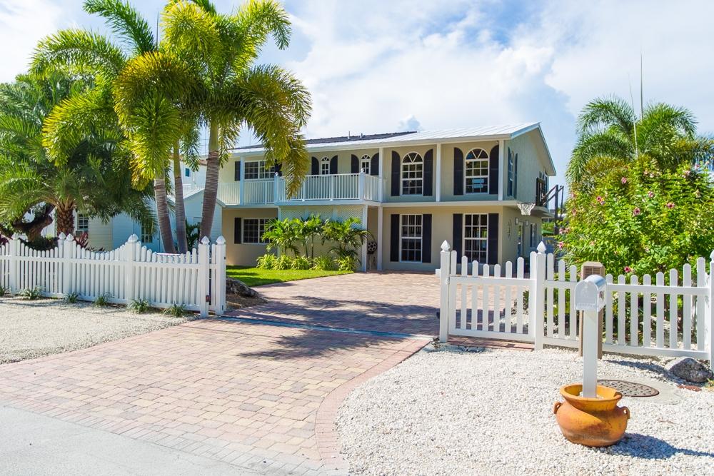 44 Andros Road Key Largo, FL 33037 - Photo 9 of 41 44 Andros Front