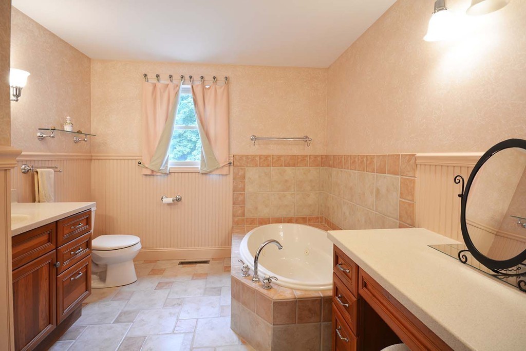 12 Ohio Road Tyngsborough, MA 01879 - Photo 18 of 29 Gallery Image 18
