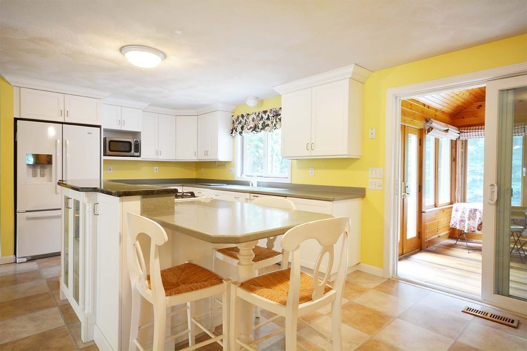 12 Ohio Road Tyngsborough, MA 01879 - Photo 8 of 29 Gallery Image 8