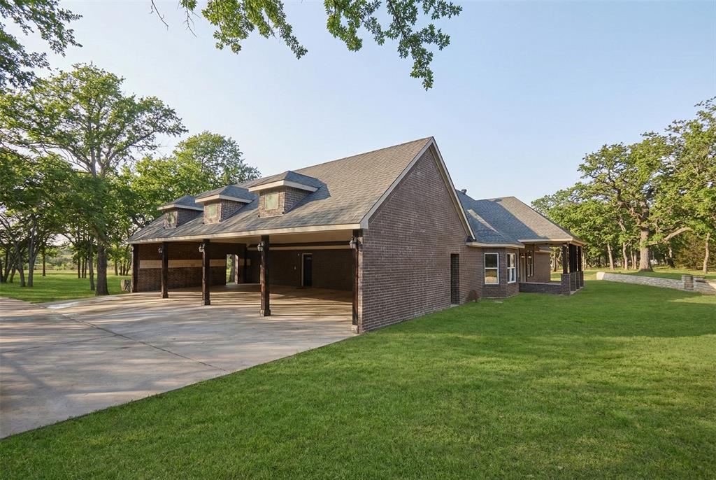 306 Garden Court Springtown, TX 76082 - Photo 13 of 39