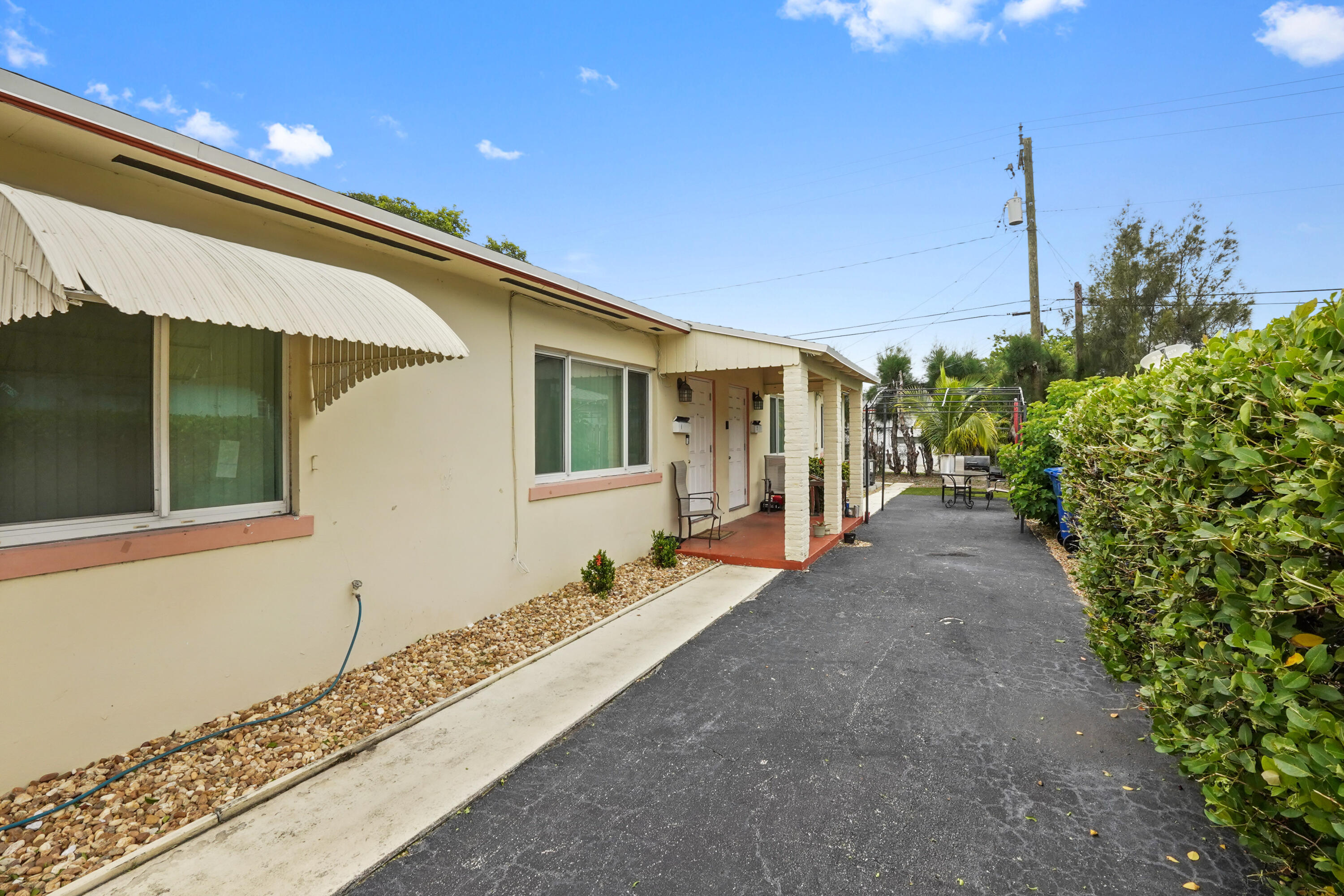 186 East 27th Street, Unit 1 Riviera Beach, FL 33404 - Photo 2 of 21 03 front 03