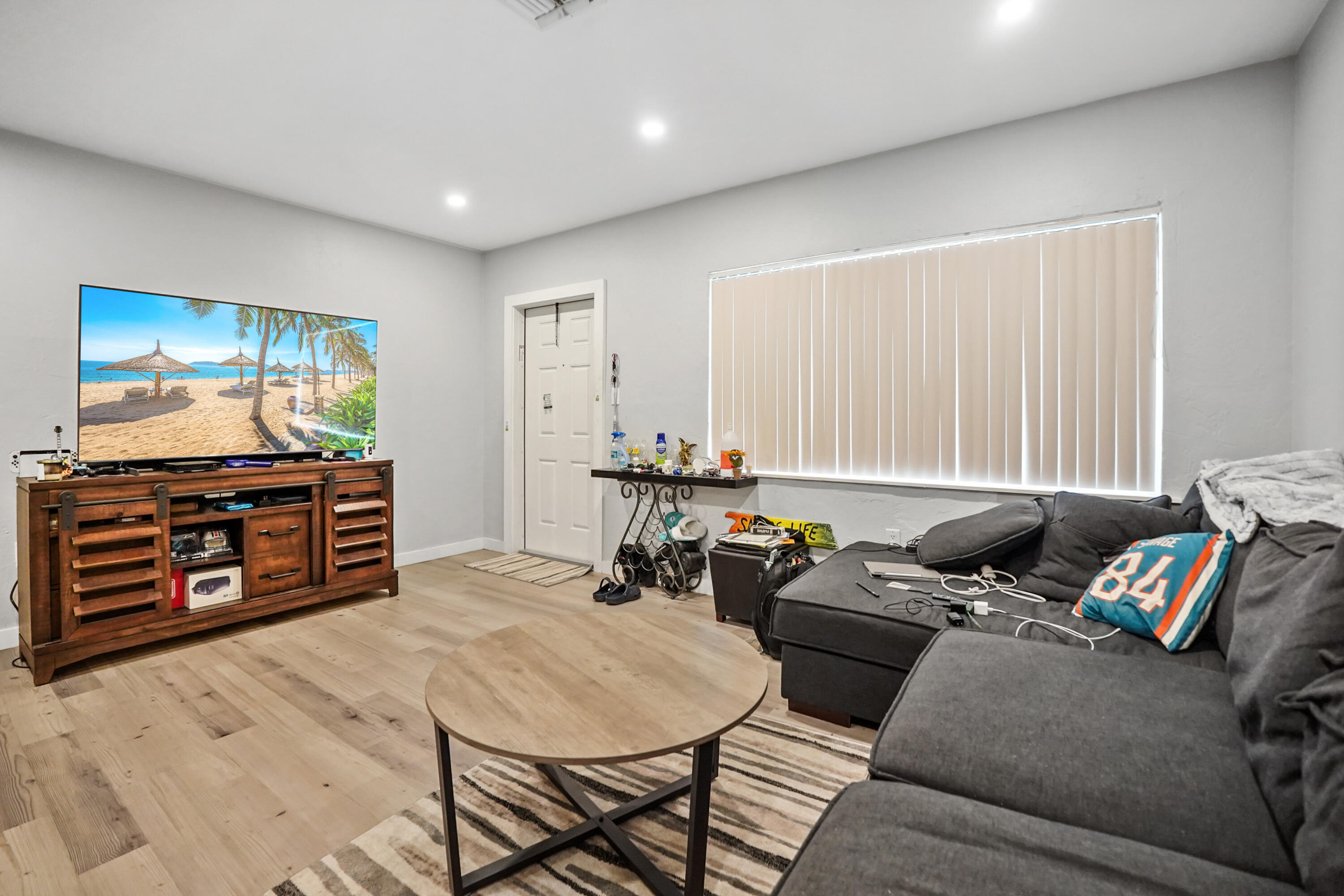 186 East 27th Street, Unit 1 Riviera Beach, FL 33404 - Photo 8 of 21 09 Livingroom 02