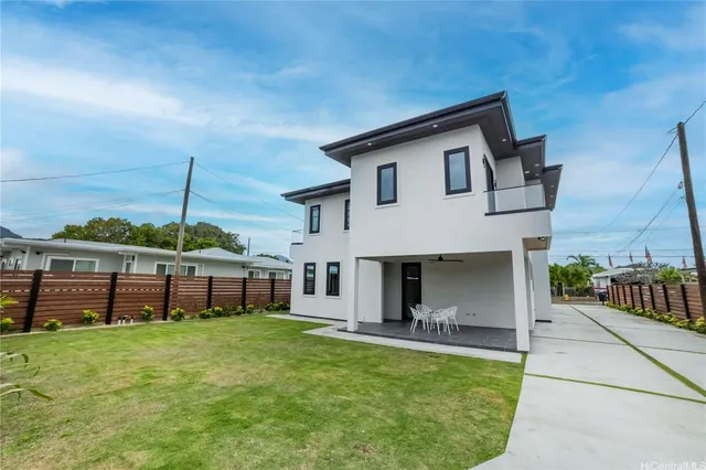 $2,200,000 | 629 Halela Street, Kailua, HI 96734