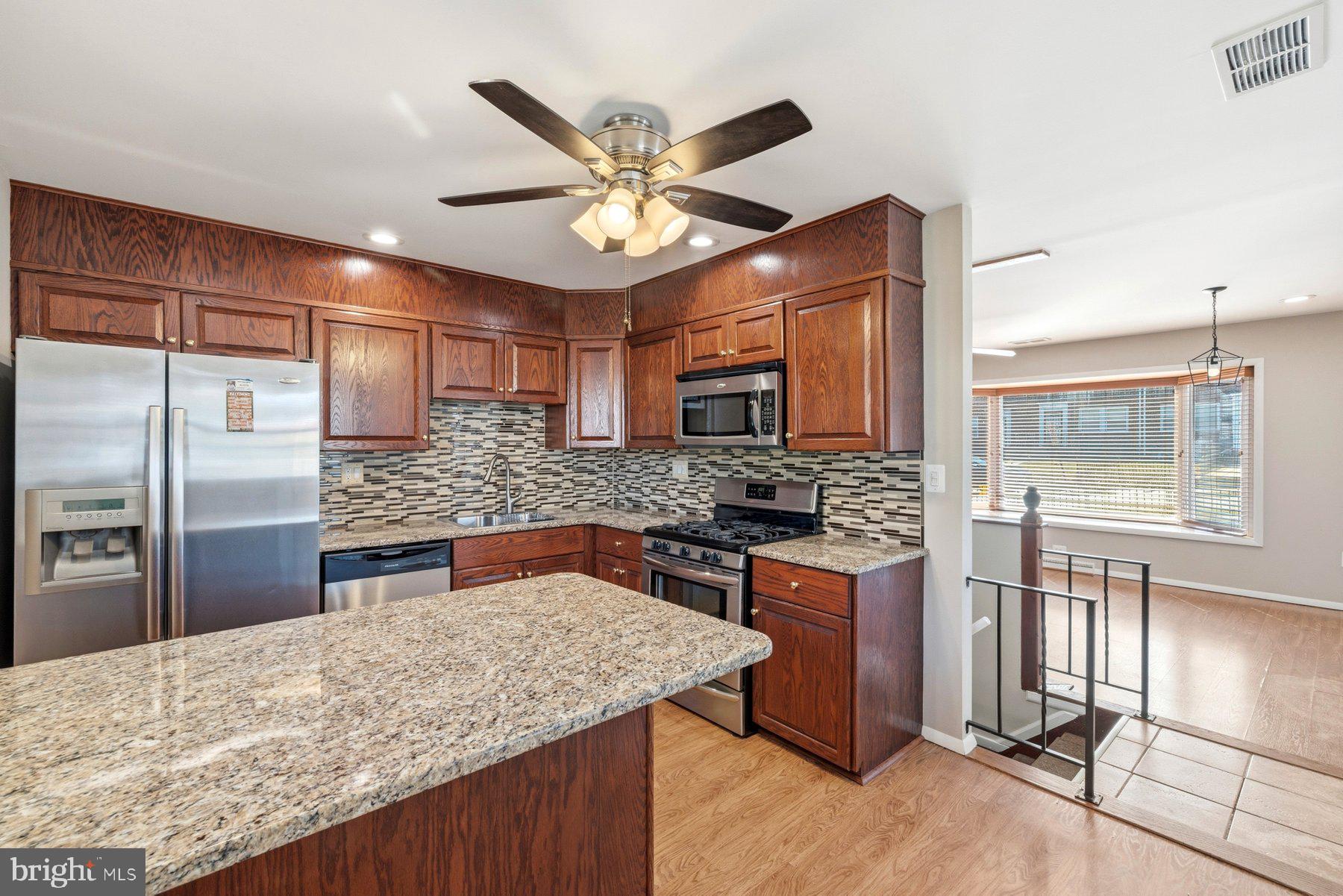 723 Braeside Road Baltimore, MD 21229 - Photo 23 of 46 Granite Counters