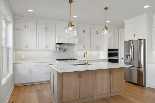 $974,950 | 5512 Scenic Loop Run, Victoria, MN 55318