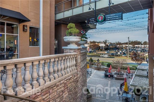 4913 Park Road, Unit D Charlotte, NC 28209 - Photo 25 of 32 a view of living room and deck