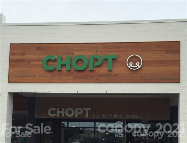 4913 Park Road, Unit D Charlotte, NC 28209 - Photo 31 of 32 a close view of stove