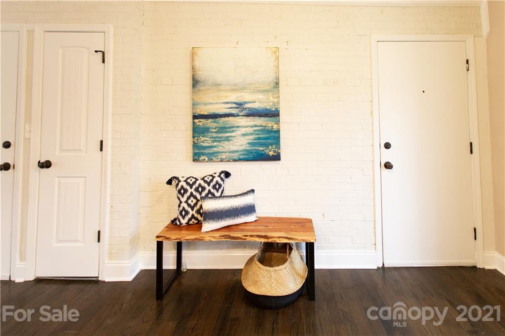 4913 Park Road, Unit D Charlotte, NC 28209 - Photo 6 of 32 a living room with furniture