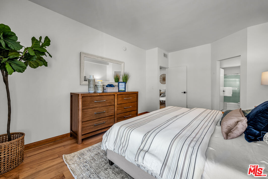 8162 Manitoba Street, Unit 202 Playa del Rey, CA 90293 - Photo 12 of 34