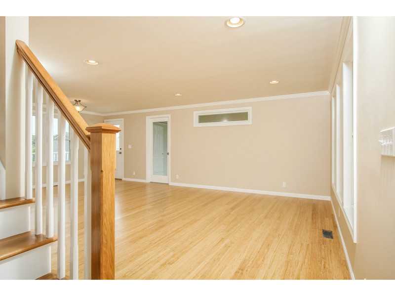 221 Foddering Farm Road Narragansett, RI 02882 - Photo 4 of 25 Entry.