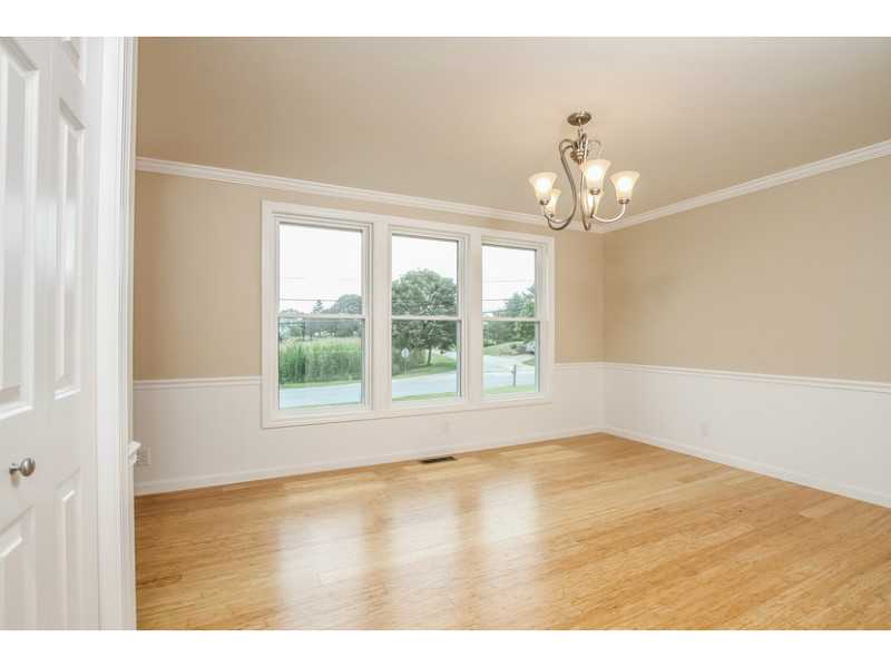 221 Foddering Farm Road Narragansett, RI 02882 - Photo 6 of 25 Living Room.