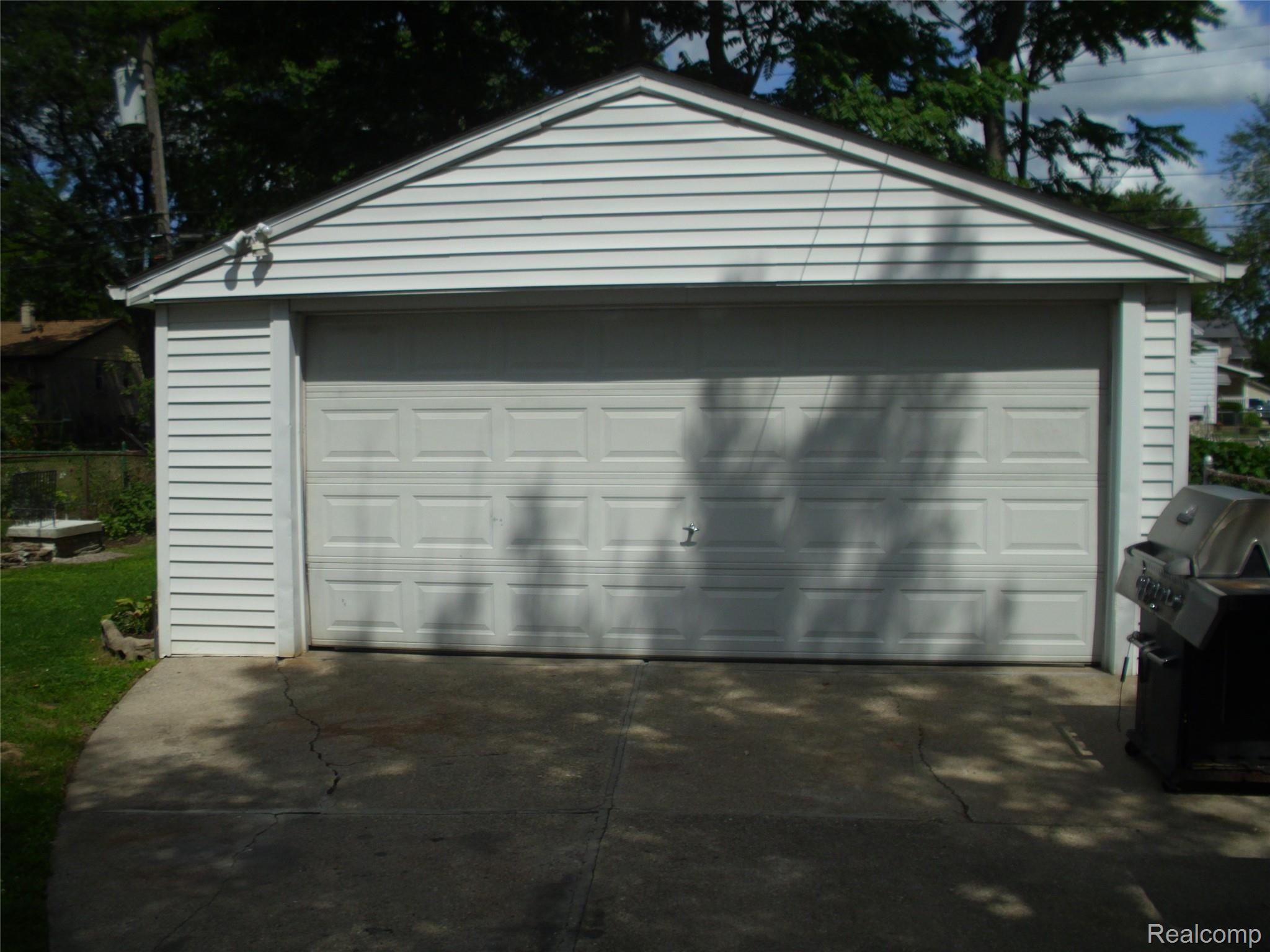 8651 Harding Street Center Line, MI 48015 - Photo 35 of 43 DSCI3187.JPG