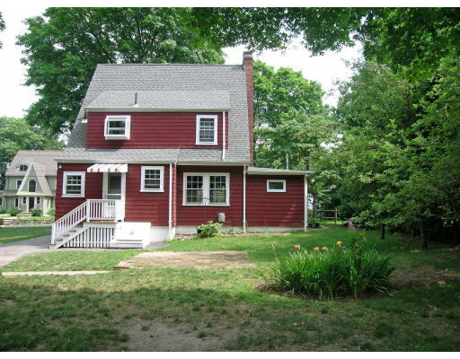 6 Seneca Road Winchester, MA 01890 - Photo 2 of 12 Gallery Image 2
