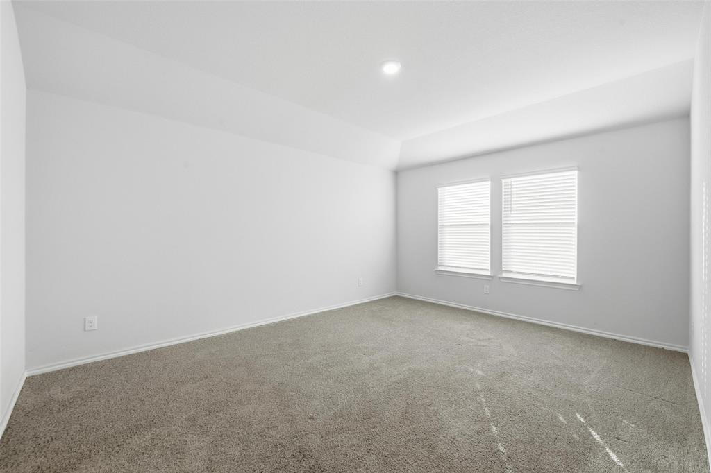 549 Bronze Circle East Springtown, TX 76082 - Photo 14 of 29 an empty room with a window