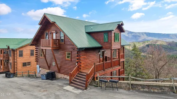 $1,495,000 | 3032 Hickory Lodge Drive, Sevierville, TN 37862