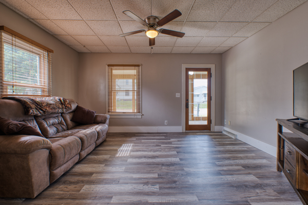 922 9th Avenue Fulton, IL 61252 - Photo 4 of 31