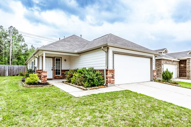 $1,695 | 207 Black Bear Drive, Huntsville, TX 77320