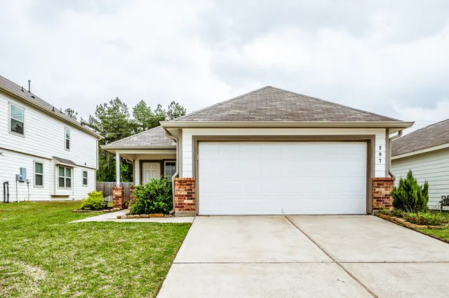 a front view of house with yard