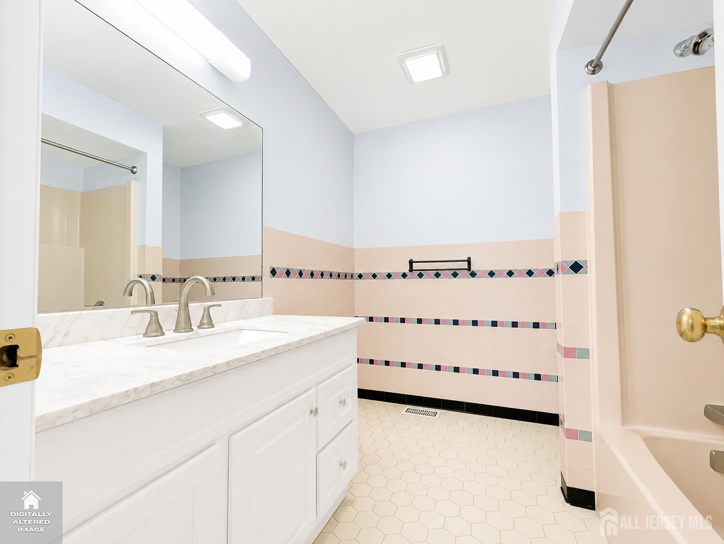 76 Lexington Circle Matawan, NJ 07747 - Photo 14 of 18