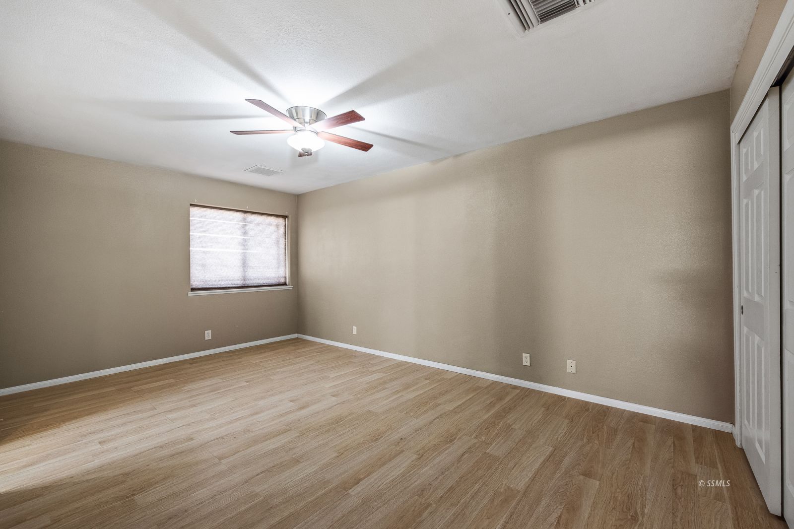 1104 West Coronado Avenue Ridgecrest, CA 93555 - Photo 9 of 21