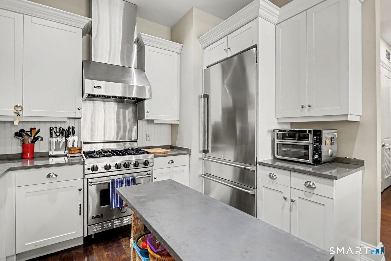100 Stone Ridge Way, Unit 2G Fairfield, CT 06824 - Photo 7 of 36 Gallery Image 7
