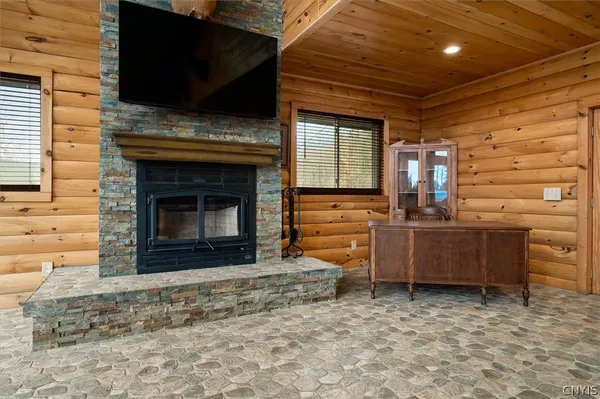 $797,000 | 289 Twin Ponds Drive, Newport, NY 13350