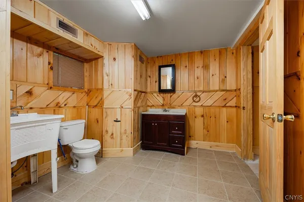 $797,000 | 289 Twin Ponds Drive, Newport, NY 13350
