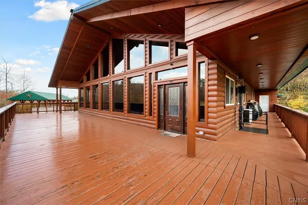 $797,000 | 289 Twin Ponds Drive, Newport, NY 13350