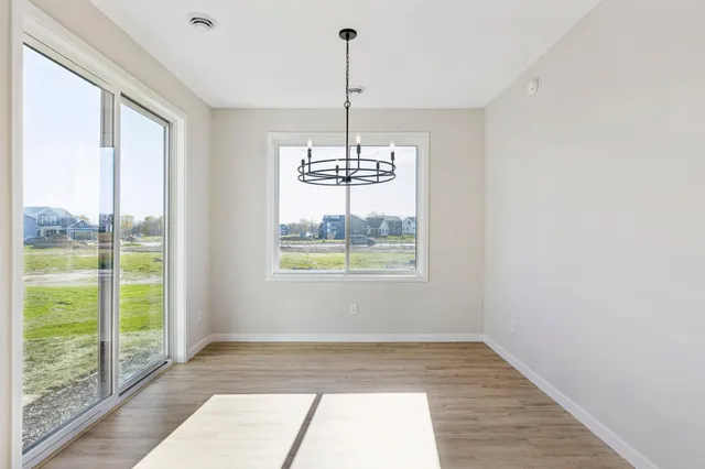 $560,275 | 10959 37th Street North, Lake Elmo, MN 55042