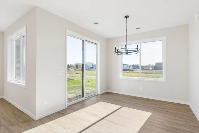 $560,275 | 10959 37th Street North, Lake Elmo, MN 55042