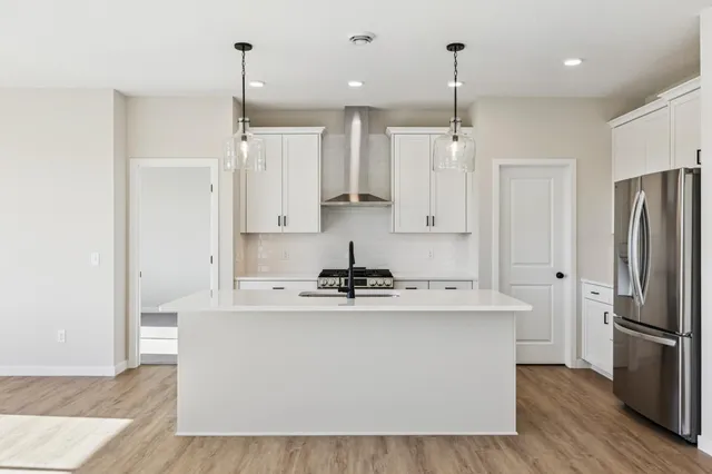 $560,275 | 10959 37th Street North, Lake Elmo, MN 55042